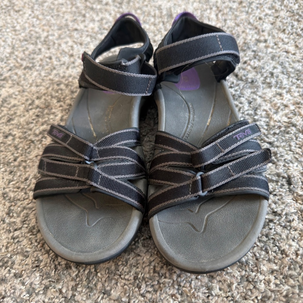 Teva Kayenta Sandals Womens 6 Black Grey Strappy Hiking Water Shoes 4266 F27012A